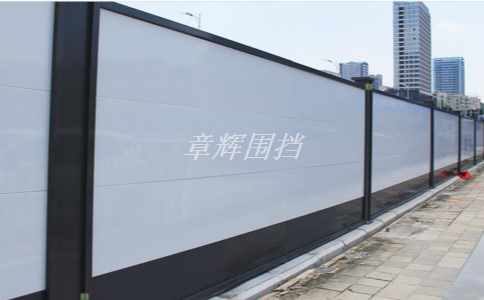 市政围挡是否容易被污染和损坏？